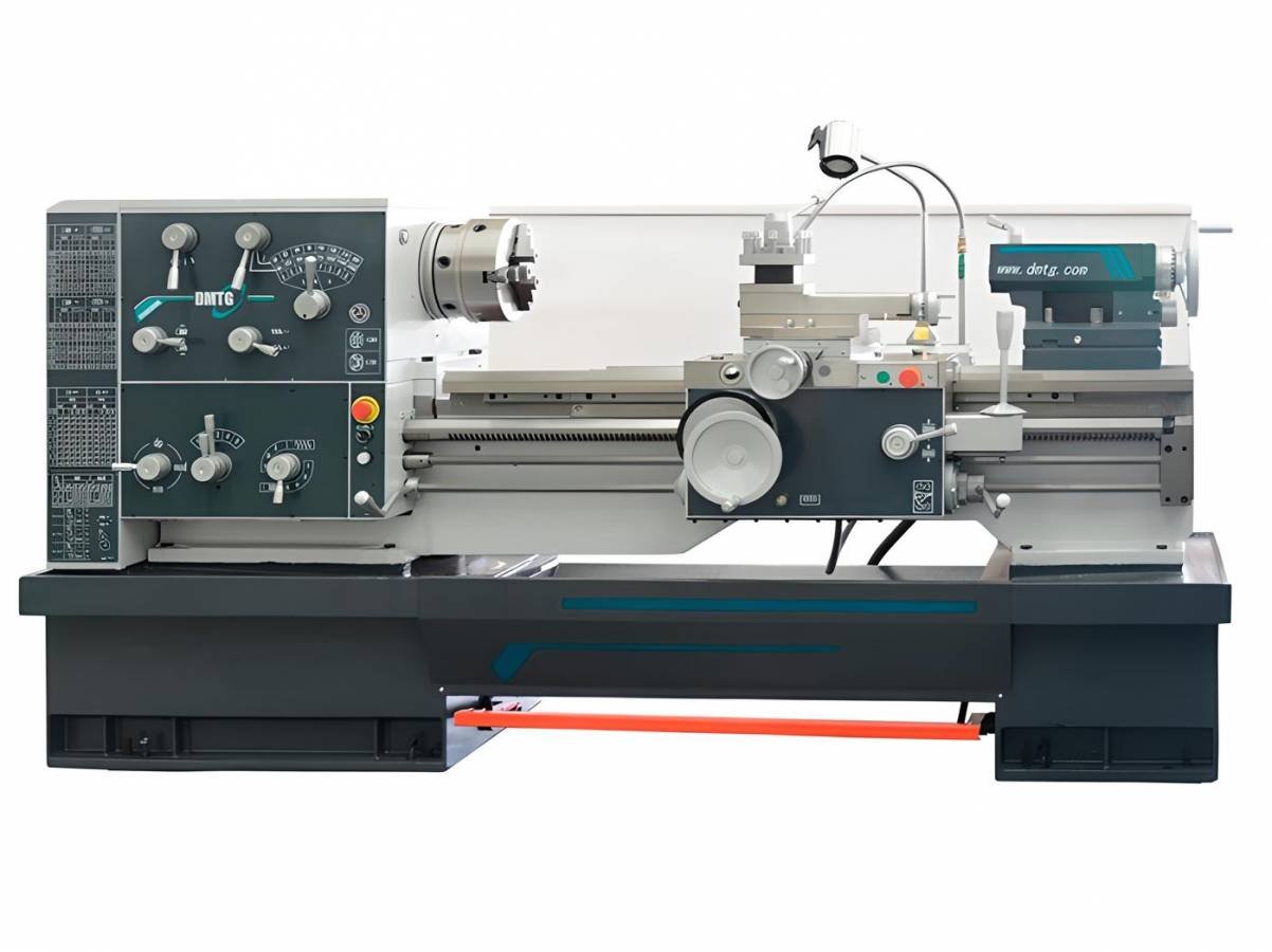 Токарный станок по металлу DMTG CDS6266B/1000 с УЦИ (аналог станка ДИП-300)